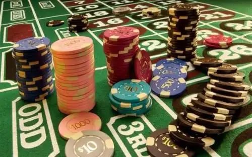 Kartu rummy tampil nyaman di ponsel
